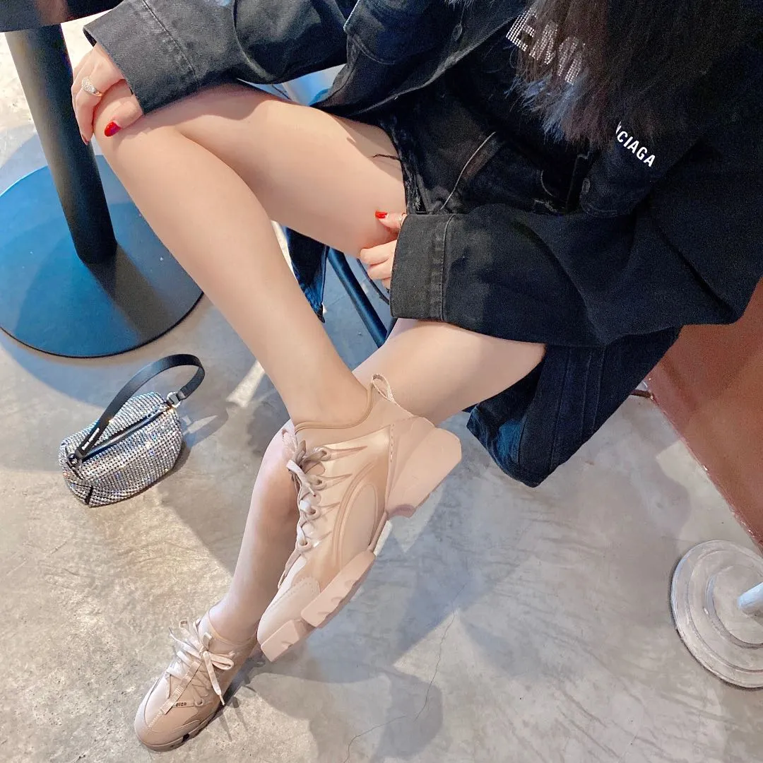 👟👟Ex-factory price 460 👟👟 Women’s Shoes Women’s Clothing Women’s Shoes Women’s Clothing DiorDior High-End Version Super Popular Dior Dad Shoes-Crusie “J’DIOR 2020ss The new product created at the first major show of Paris Fashion Week in spring "As long as you buy this noble elegance, it will be yours." The new series is inspired by Dior's chief designer to cleverly combine the webbing on the dress with elegance on the perfect shoe shape. Super classic and good-looking. The original last is the most perfect last shape. Customized original material: imported silk cowhide with soft original customized Lycra surface. The best fabric on the market. 1:1 molded original film combination. The inner cowhide feet are perfect! Sizes 35-41, welcome to compare with the real ones